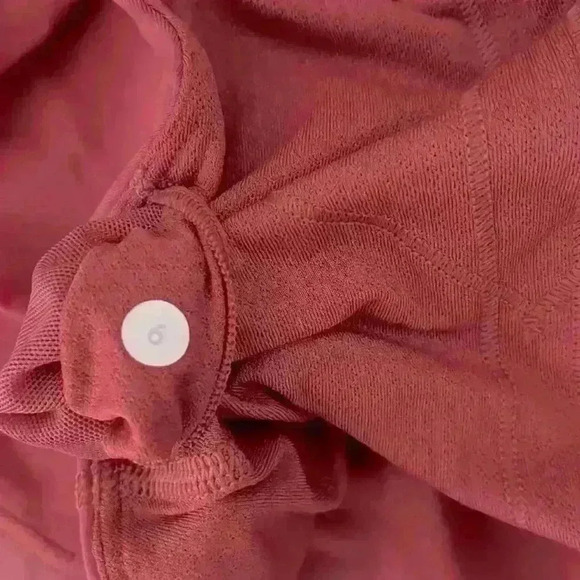 Lululemon tank With built in bra adjustable band - Picture 3 of 4